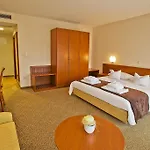 Ξενοδοχείο & Wellness Pinia 4*